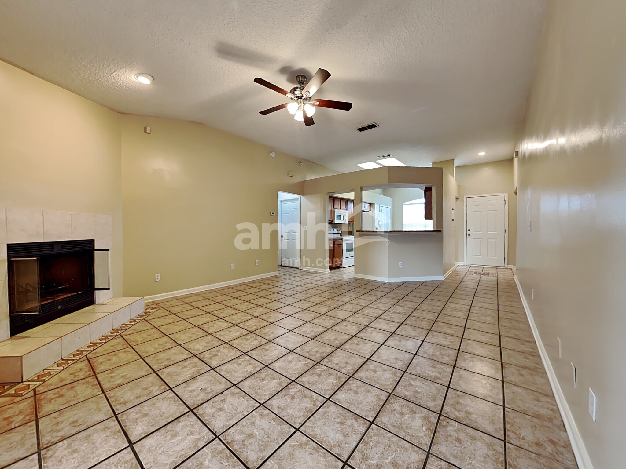 Building Photo - 7829 Invermere Blvd