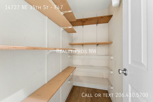 Building Photo - 14727 NE 35th St