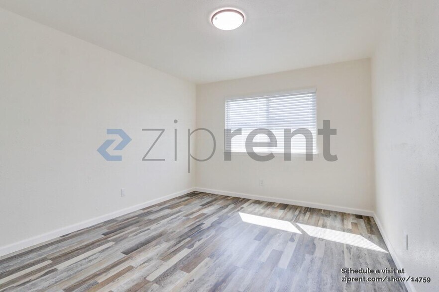 Building Photo - 6102 Templeton Dr