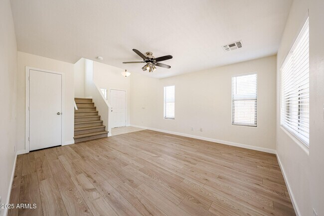 Building Photo - 7315 W Fleetwood Ln