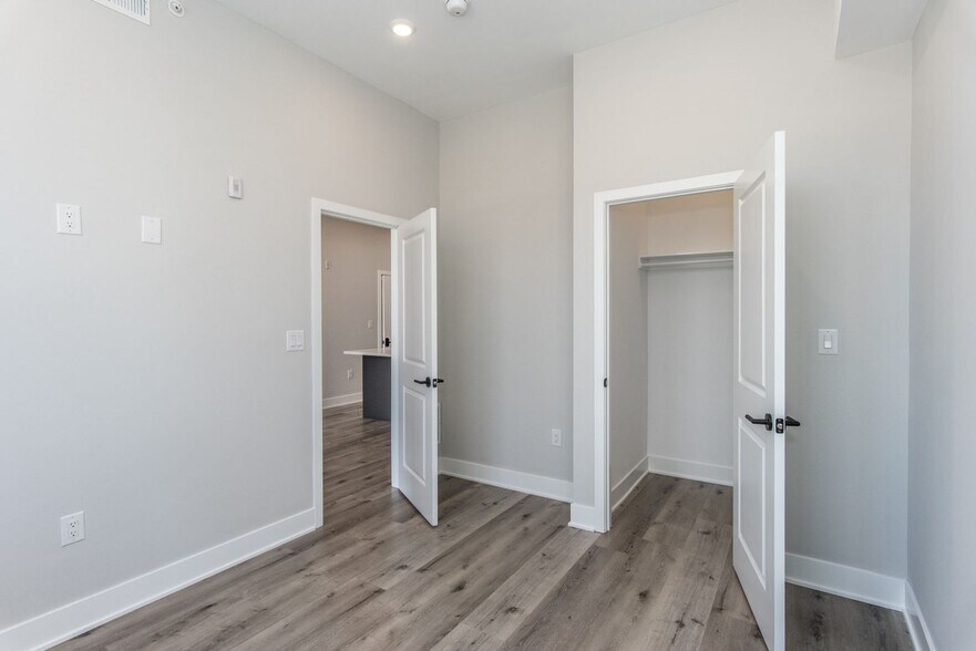 Building Photo - 2710 Ridge Ave