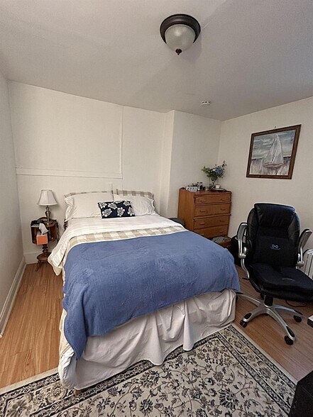 Building Photo - 578 Main St