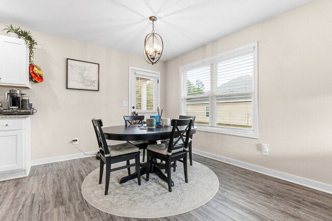 Building Photo - 105 Tahoma Dr