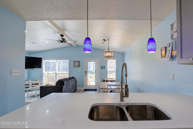 Building Photo - 1883 New River Inlet Rd