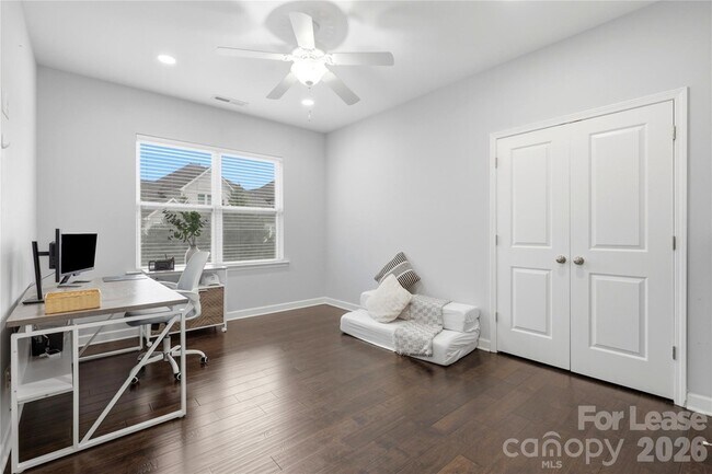 Building Photo - 5401 Meadowcroft Way