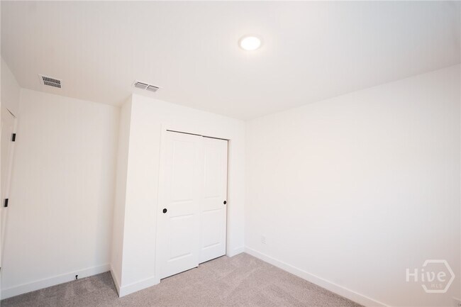 Building Photo - 108 Kingswood Cir