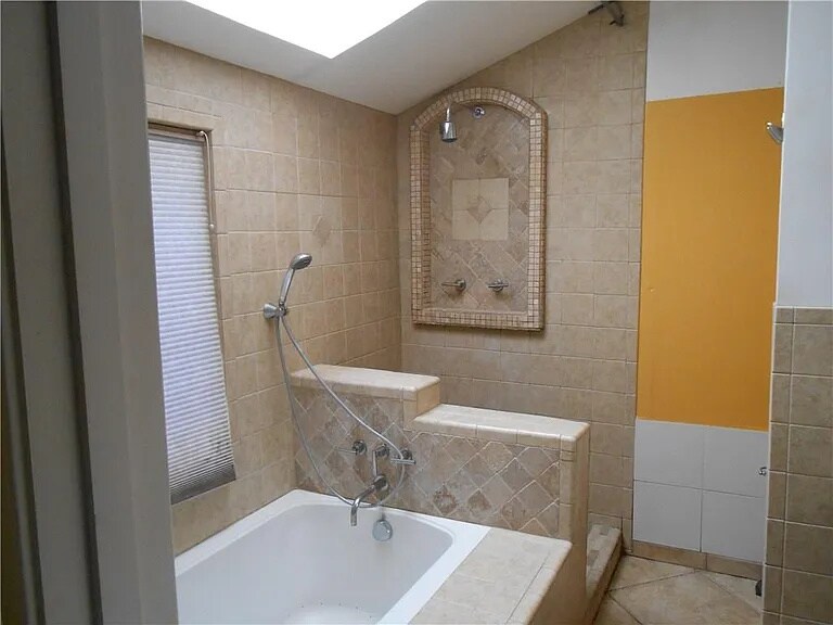 Building Photo - 4932 Longwood Ct