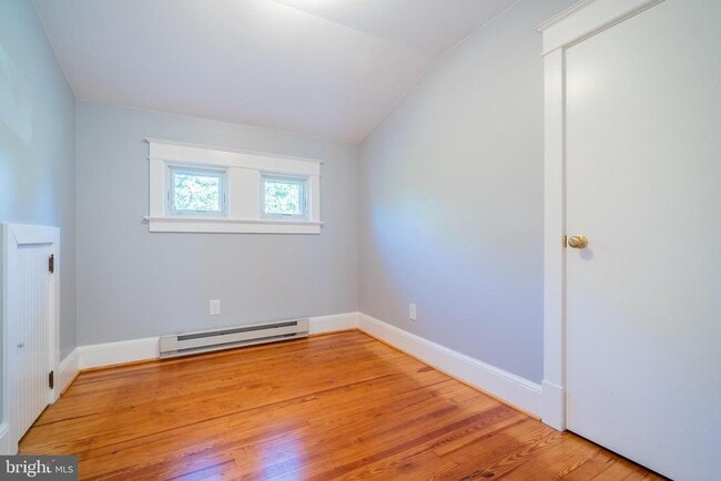 Building Photo - 928 19th St S