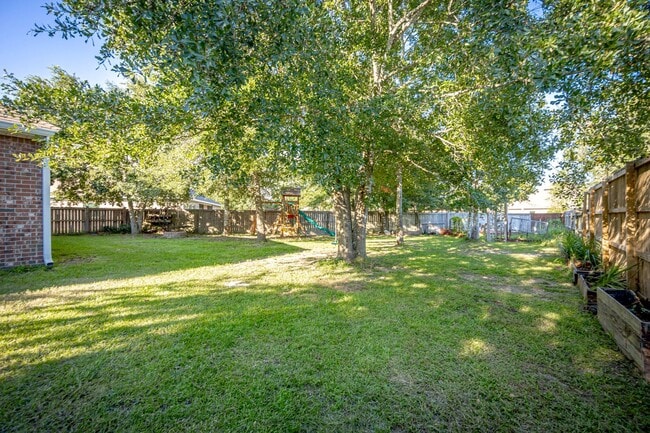 Building Photo - 1013 Silverbell Cv