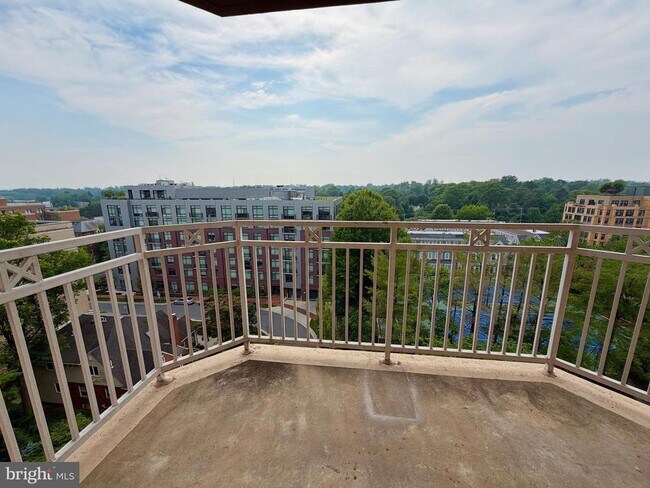 Building Photo - 7500 Woodmont Ave
