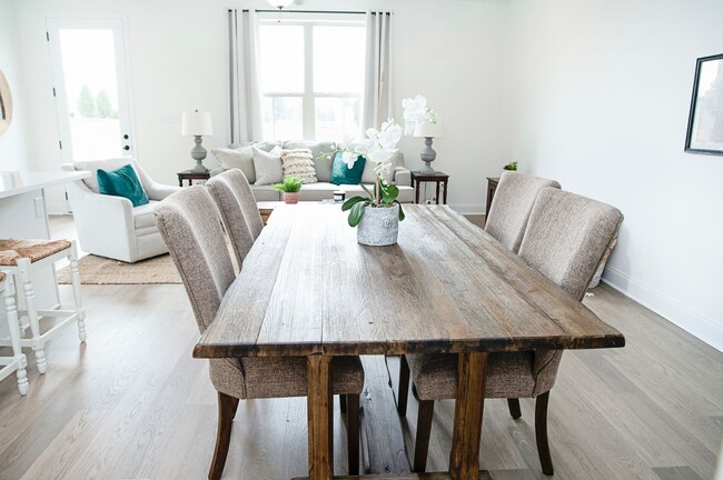 Building Photo - Modern Townhome for Rent!