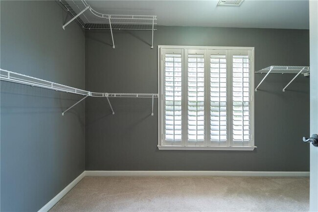 Building Photo - 313 Oak Hill Ln