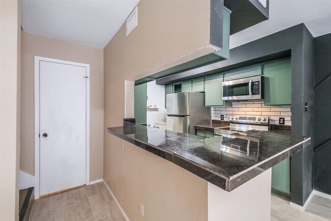 Building Photo - 6633 W Airport Blvd