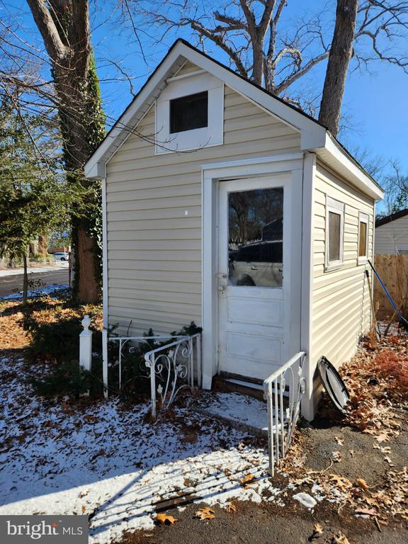 Building Photo - 73 E Branch Ave