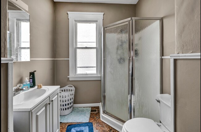 Building Photo - 4097 E 64th St