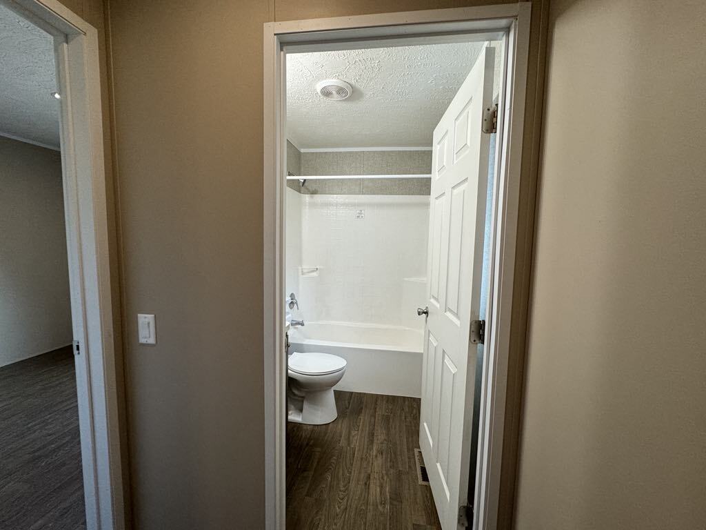 Building Photo - 2042 Marmoor Dr