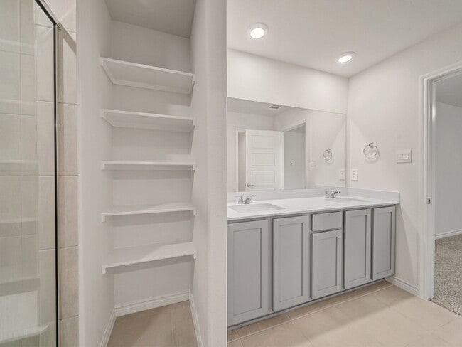 Building Photo - 9733 Tinsley St