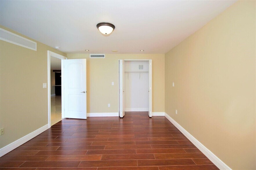 Building Photo - 1360 S Ocean Blvd