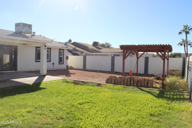 Building Photo - 4046 E Hidalgo Ave