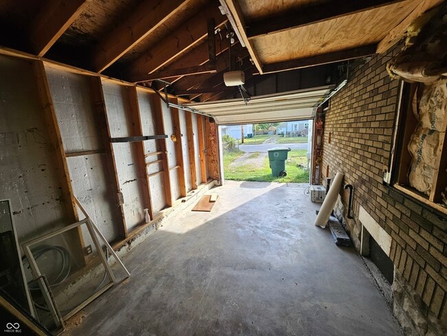 Building Photo - 1801 S Luick Ave