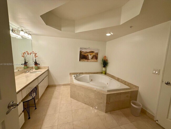 Building Photo - 16711 Collins Ave