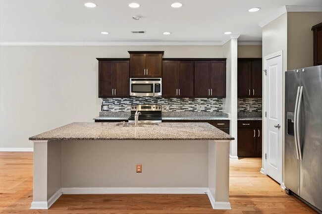 Building Photo - 194 Cypress Forest Dr