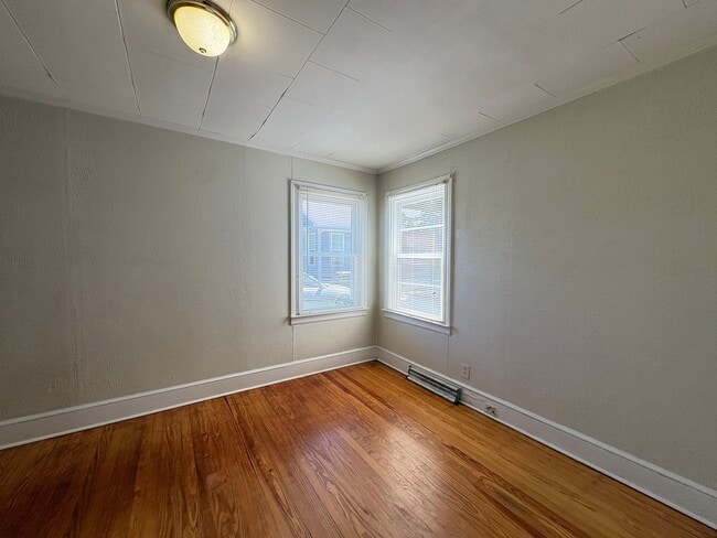 Building Photo - 2 Bedroom, 1 Bathroom House in High Point!