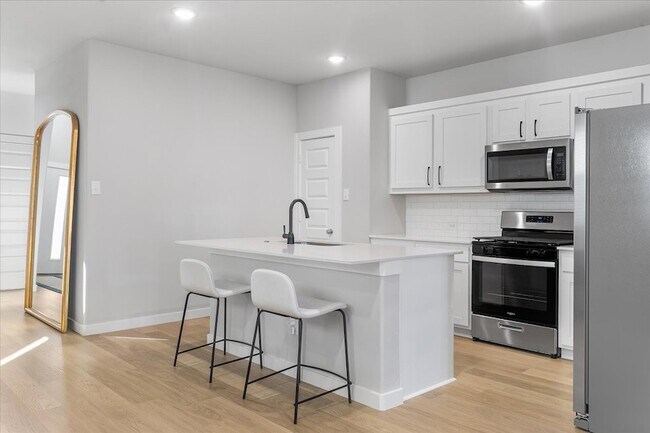 Building Photo - 608 Cottage Wood Dr