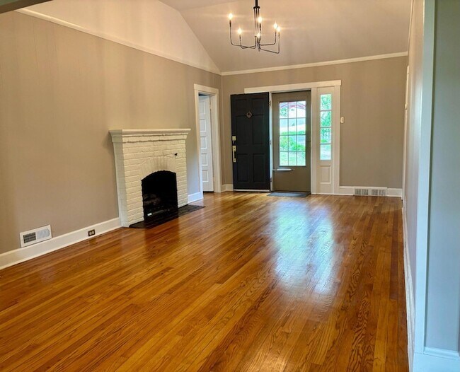 Building Photo - 155 Ridgeway Cir
