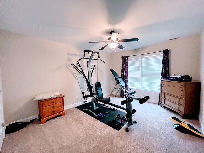 Building Photo - 3940 Grandbridge Dr