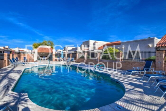 Building Photo - 7653 E Vista Dr