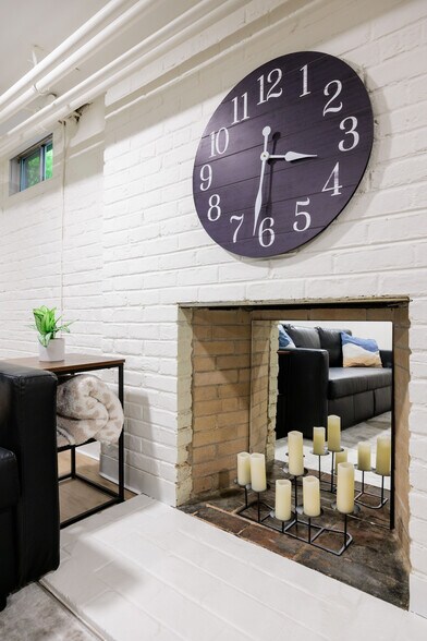 Building Photo - 7218 Monument Ave