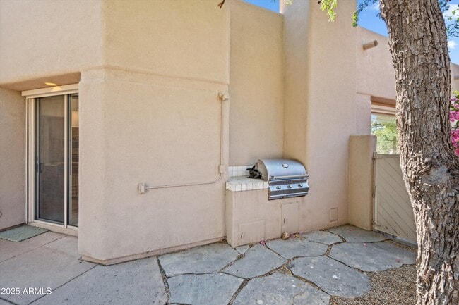 Building Photo - 7466 E High Point Dr