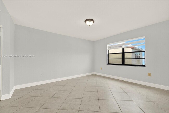 Building Photo - 1335 W 68th St