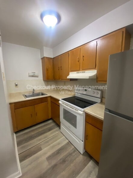Interior Photo - Morgan Ford Road