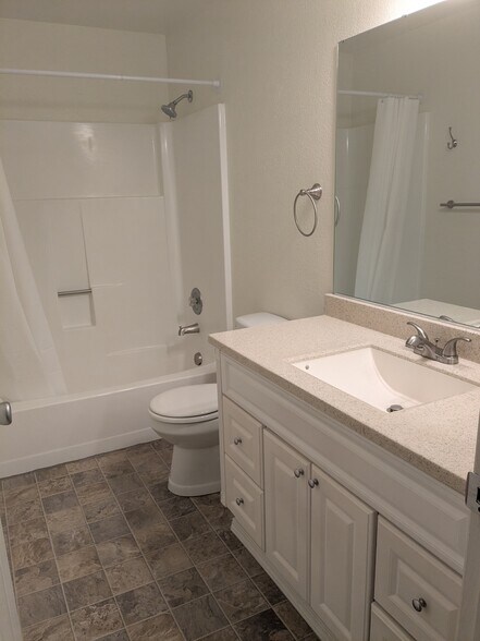 Bathroom - 9127 Meridian Pl NE