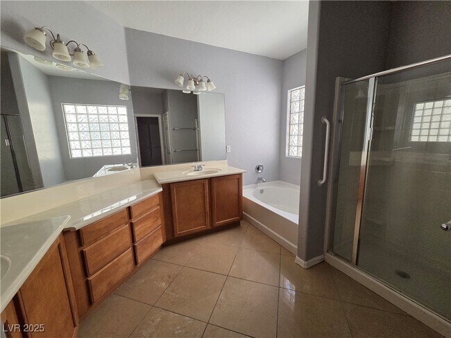 Building Photo - 5635 Criollo Dr