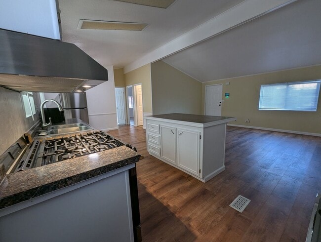 Building Photo - 3 Bedroom/2 bath Home Available Now!! Rent...