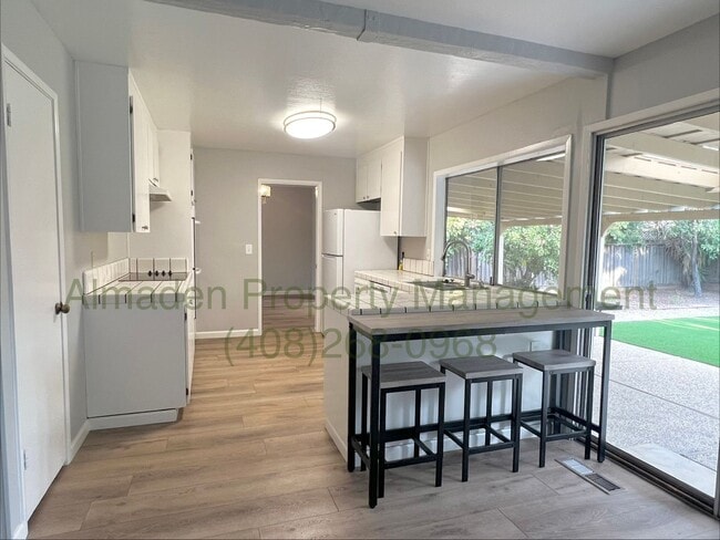 Building Photo - 1278 Oakglen Way