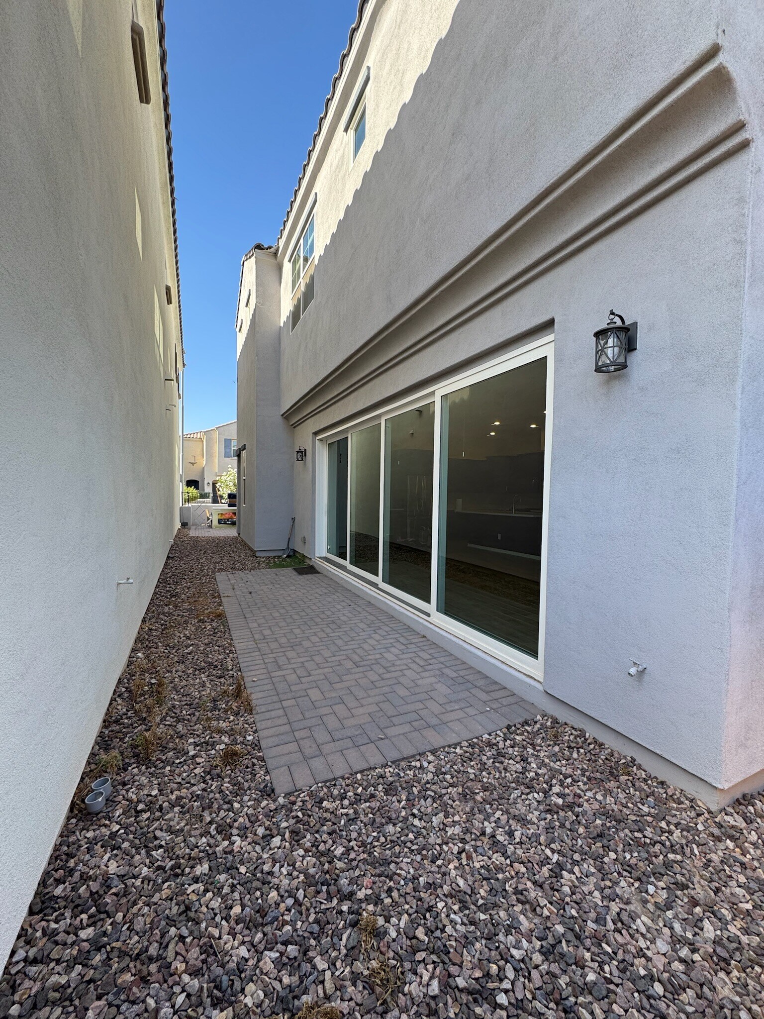 Building Photo - 277 E Azalea Dr