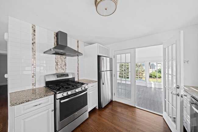 Building Photo - 8 Petrel Rd