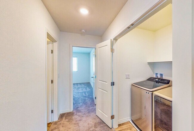 Building Photo - Cozy 2-story, 3BR 2BA townhome in a new community in North Las Vegas.