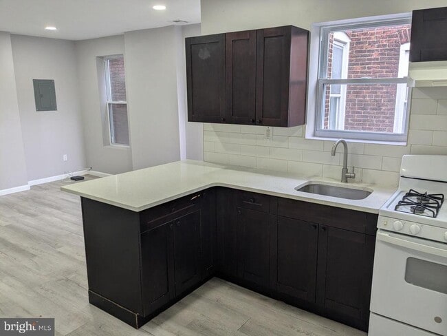 Building Photo - 178 W Hanover St