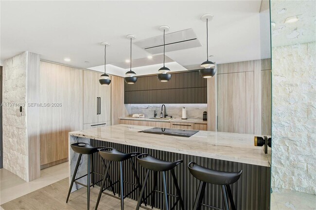 Building Photo - 2127 Brickell Ave