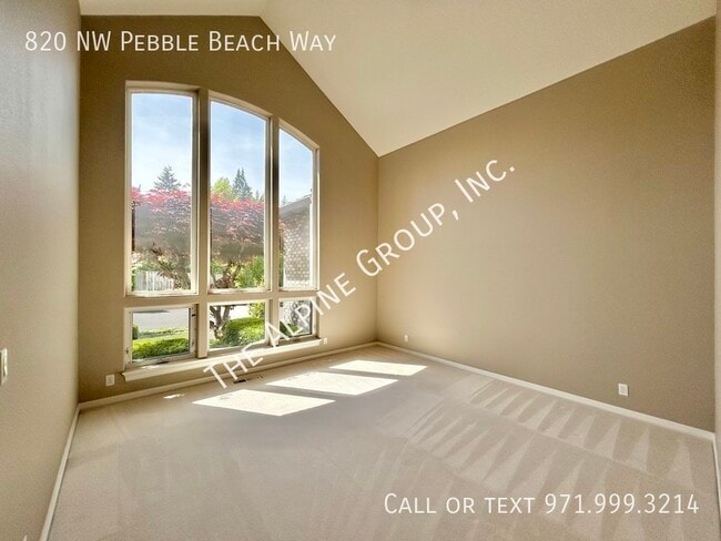 Building Photo - 820 NW Pebble Beach Way