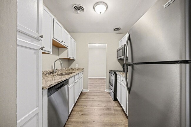 Building Photo - 3501 Section Rd