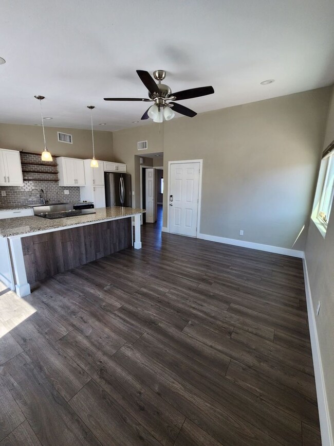 Building Photo - Charming 3 bedroom home in  prime Mesa loc...