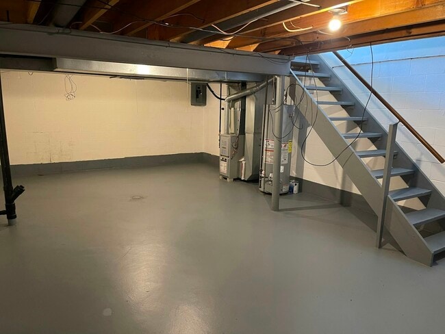 Building Photo - 4163 W Ridge Rd