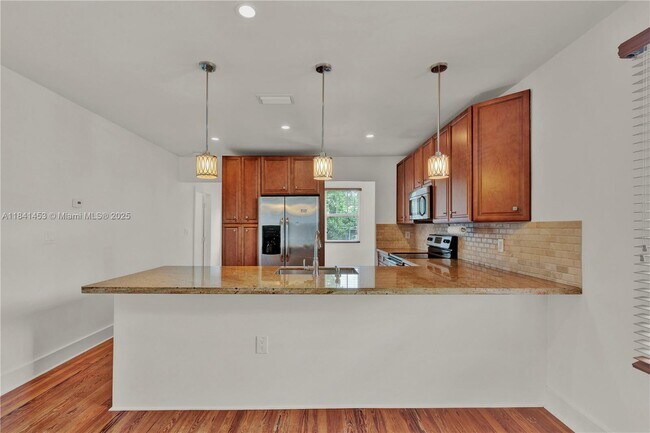 Building Photo - 1624 SW 11th Terrace