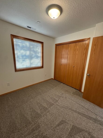 Building Photo - 400 E Washington St